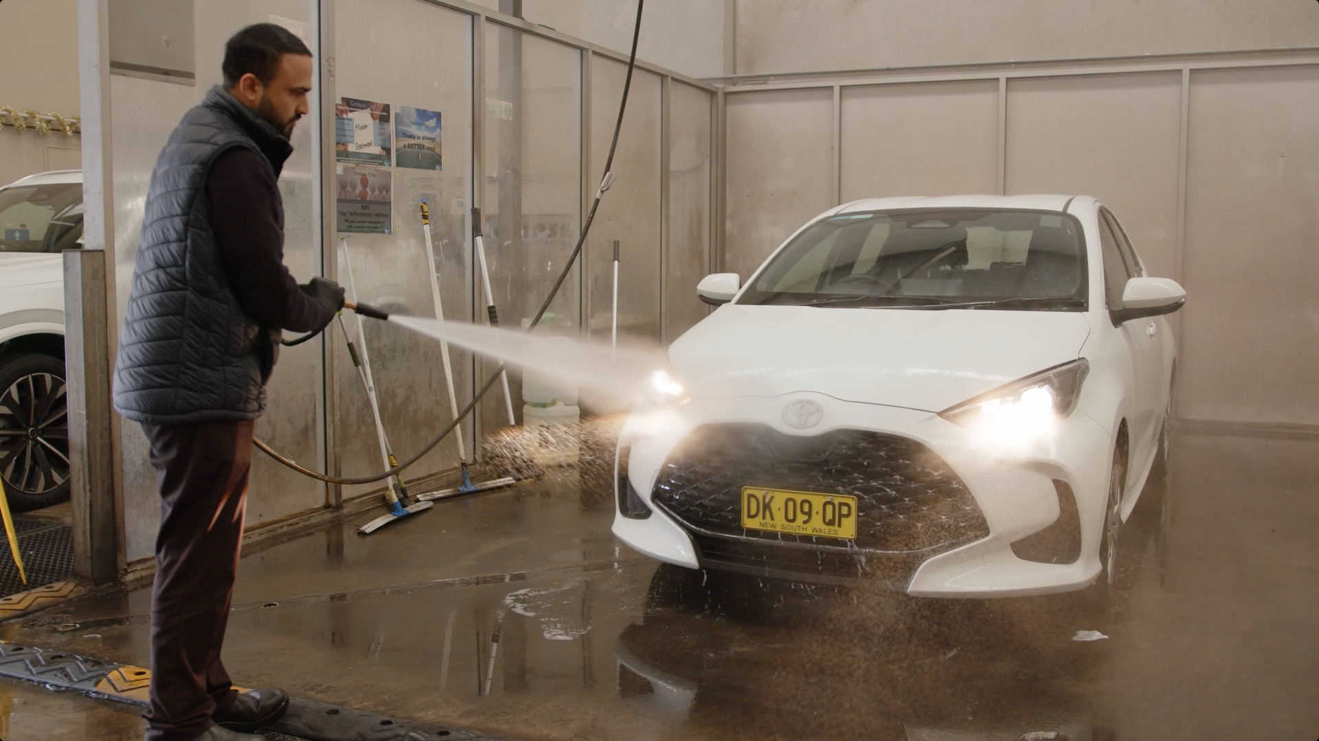 COMPASS PROMO / CORPORATE